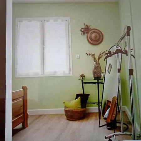 Quarto em Acomodações Particulares Chez Helene Et Michel Preixan